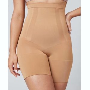 SPANX OnCore Sculpting High Waisted Mid Thigh Short